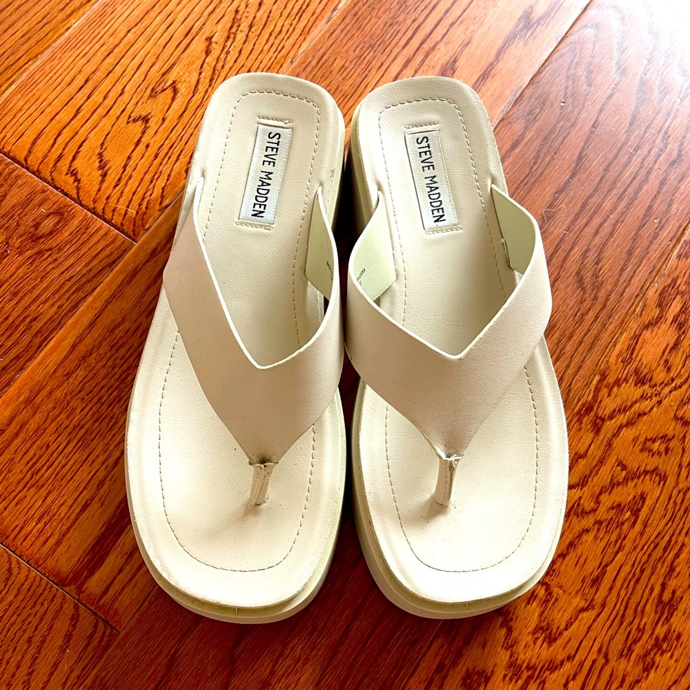 Steve Madden flip flops